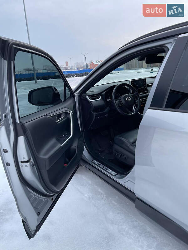 Внедорожник / Кроссовер Toyota RAV4 2019 в Харькове