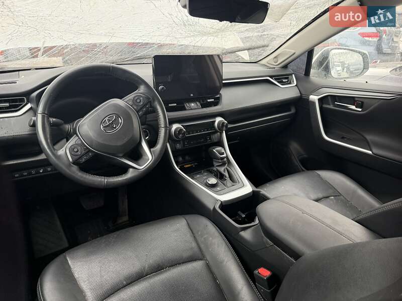 Внедорожник / Кроссовер Toyota RAV4 2023 в Киеве