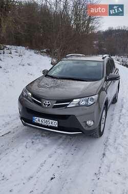 Внедорожник / Кроссовер Toyota RAV4 2013 в Ватутино