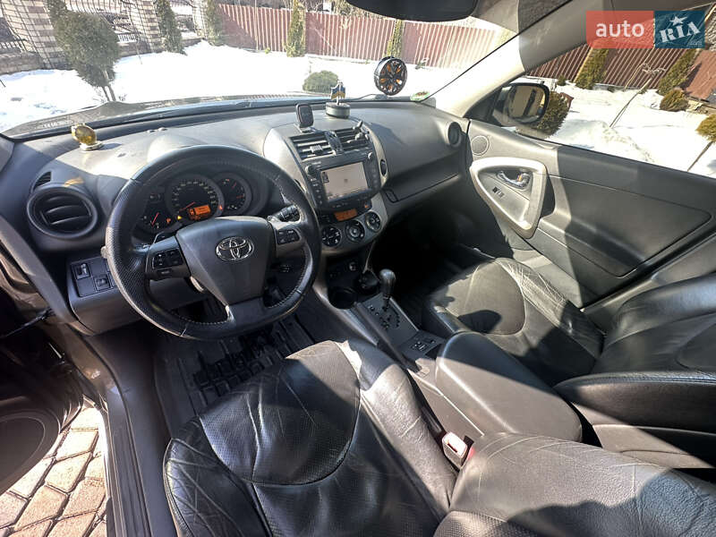 Внедорожник / Кроссовер Toyota RAV4 2010 в Тернополе