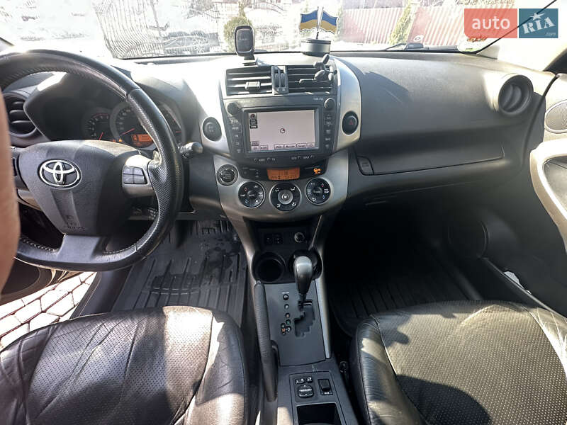 Внедорожник / Кроссовер Toyota RAV4 2010 в Тернополе