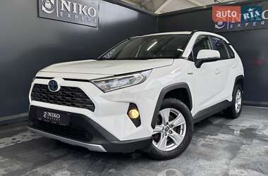 Внедорожник / Кроссовер Toyota RAV4 2021 в Киеве