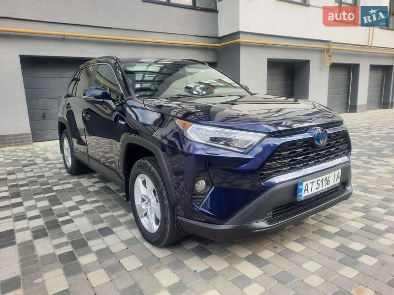 Внедорожник / Кроссовер Toyota RAV4 2019 в Ивано-Франковске