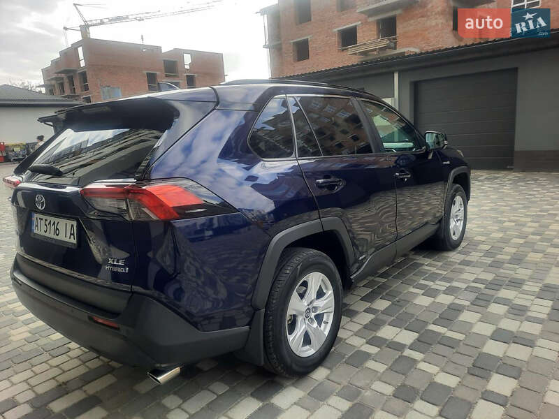 Внедорожник / Кроссовер Toyota RAV4 2019 в Ивано-Франковске