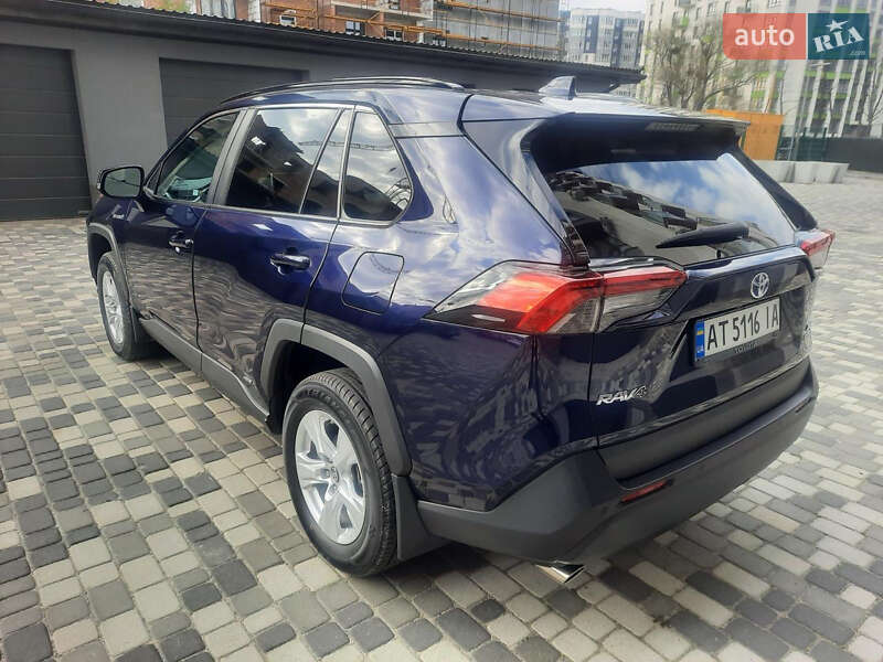 Внедорожник / Кроссовер Toyota RAV4 2019 в Ивано-Франковске