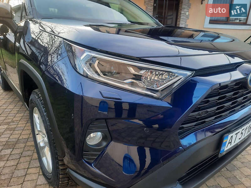 Внедорожник / Кроссовер Toyota RAV4 2019 в Ивано-Франковске