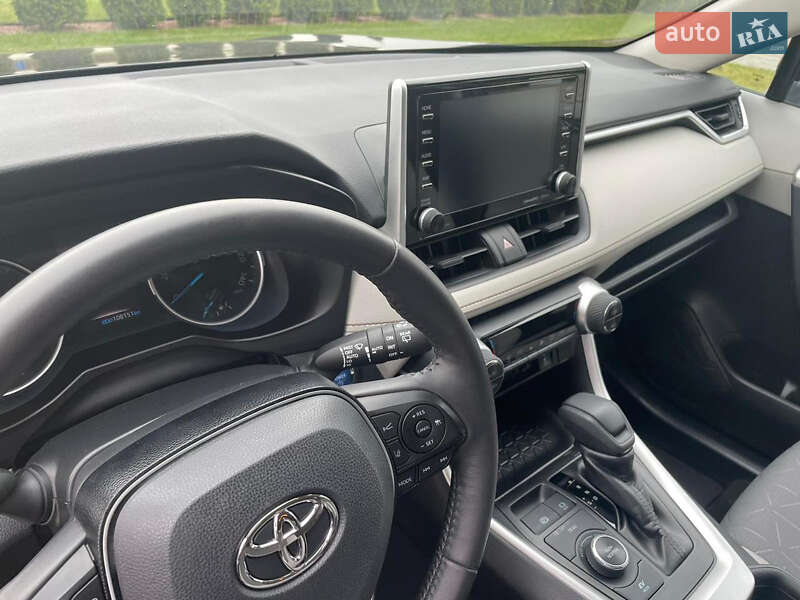 Внедорожник / Кроссовер Toyota RAV4 2019 в Ивано-Франковске