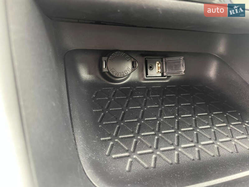 Внедорожник / Кроссовер Toyota RAV4 2019 в Ивано-Франковске