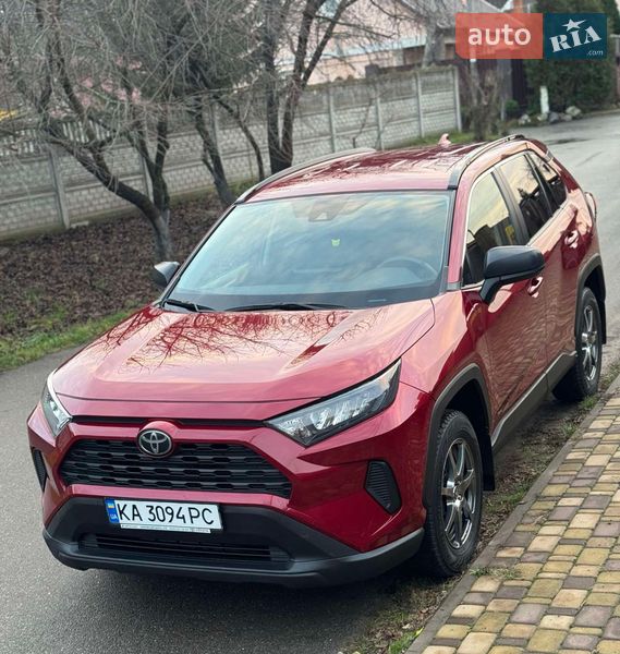 Внедорожник / Кроссовер Toyota RAV4 2018 в Киеве