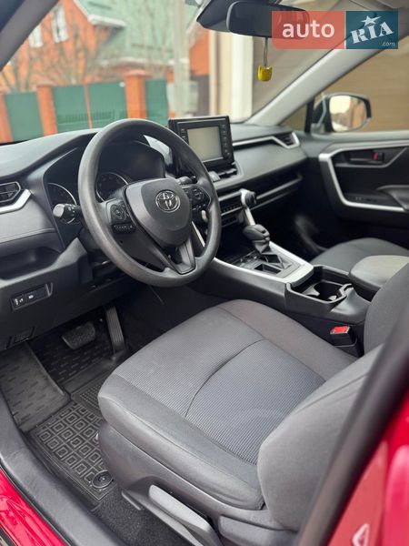 Внедорожник / Кроссовер Toyota RAV4 2018 в Киеве