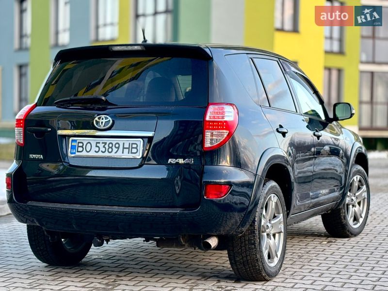 Внедорожник / Кроссовер Toyota RAV4 2011 в Тернополе