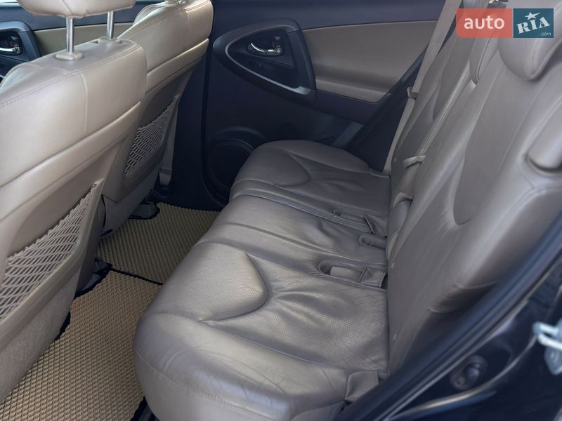 Внедорожник / Кроссовер Toyota RAV4 2011 в Тернополе