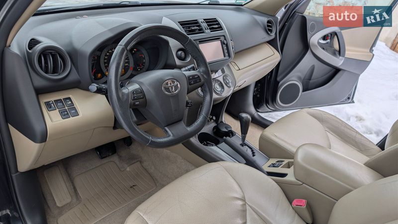 Внедорожник / Кроссовер Toyota RAV4 2011 в Тернополе