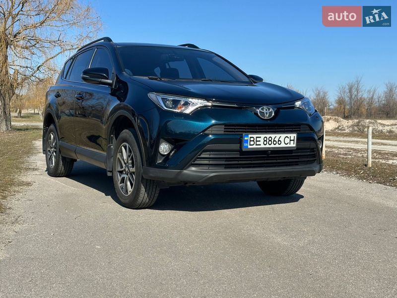 Внедорожник / Кроссовер Toyota RAV4 2018 в Николаеве