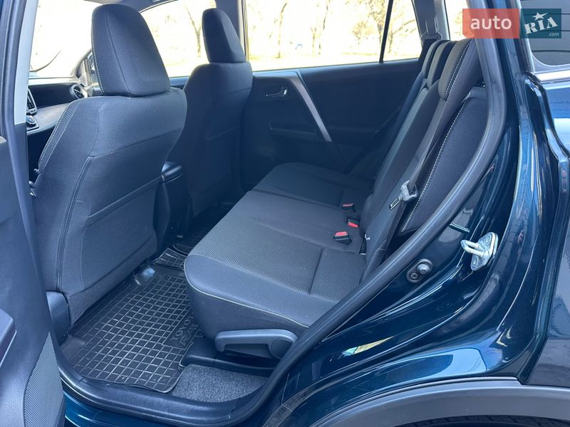 Внедорожник / Кроссовер Toyota RAV4 2018 в Николаеве