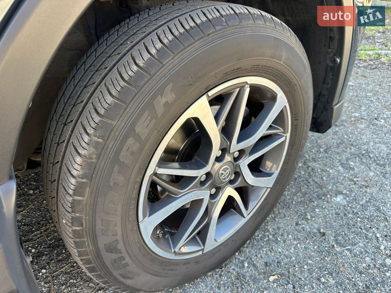Внедорожник / Кроссовер Toyota RAV4 2018 в Николаеве