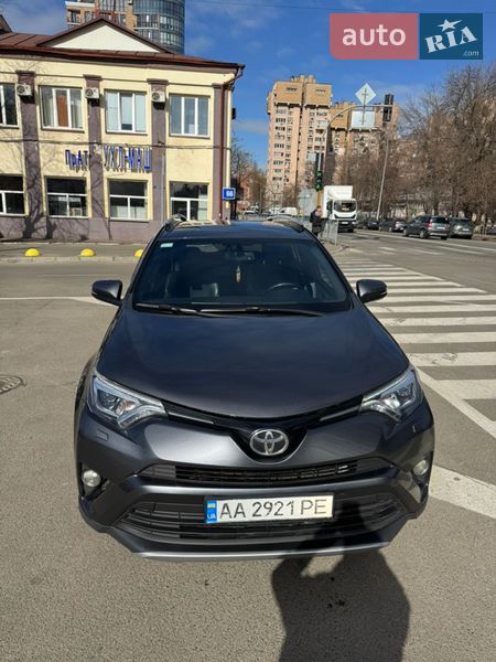 Внедорожник / Кроссовер Toyota RAV4 2016 в Киеве