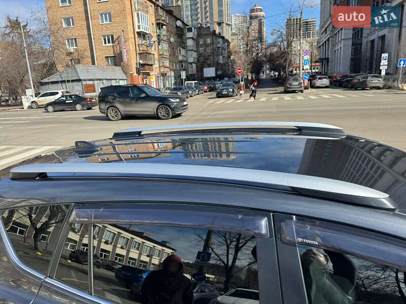 Внедорожник / Кроссовер Toyota RAV4 2016 в Киеве