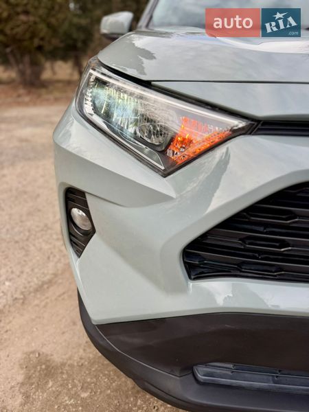 Внедорожник / Кроссовер Toyota RAV4 2020 в Львове