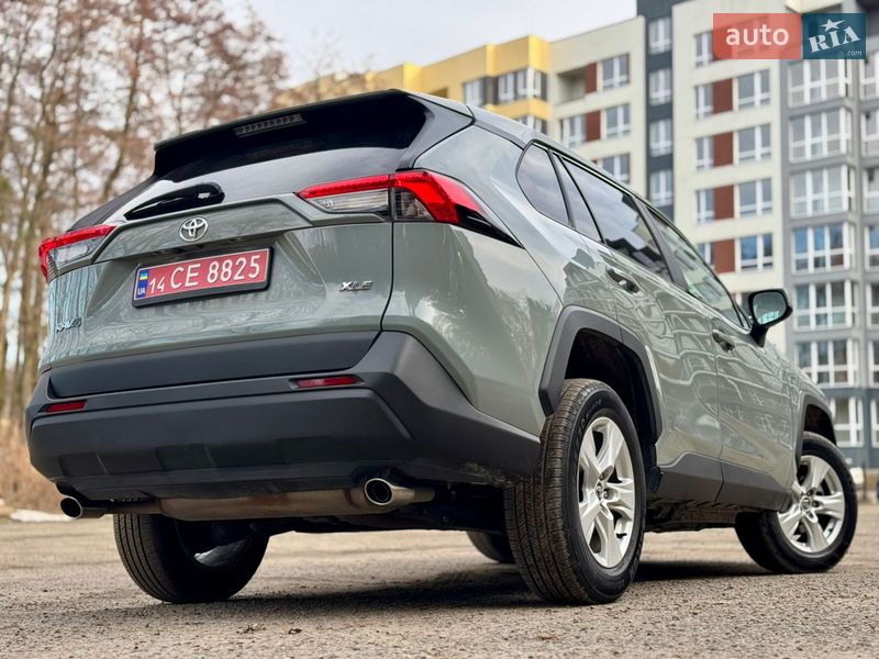 Внедорожник / Кроссовер Toyota RAV4 2020 в Львове
