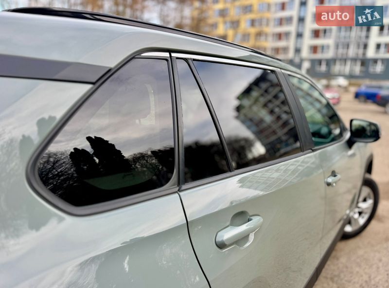 Внедорожник / Кроссовер Toyota RAV4 2020 в Львове