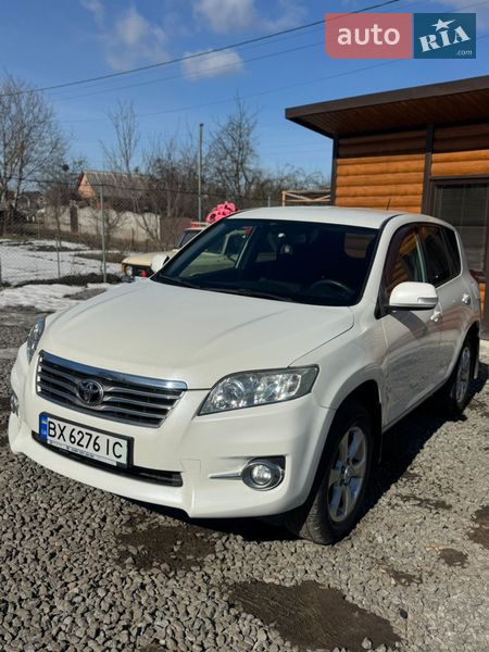 Внедорожник / Кроссовер Toyota RAV4 2010 в Хмельницком