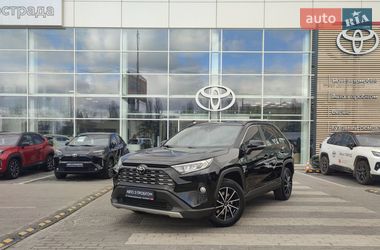 Внедорожник / Кроссовер Toyota RAV4 2020 в Киеве