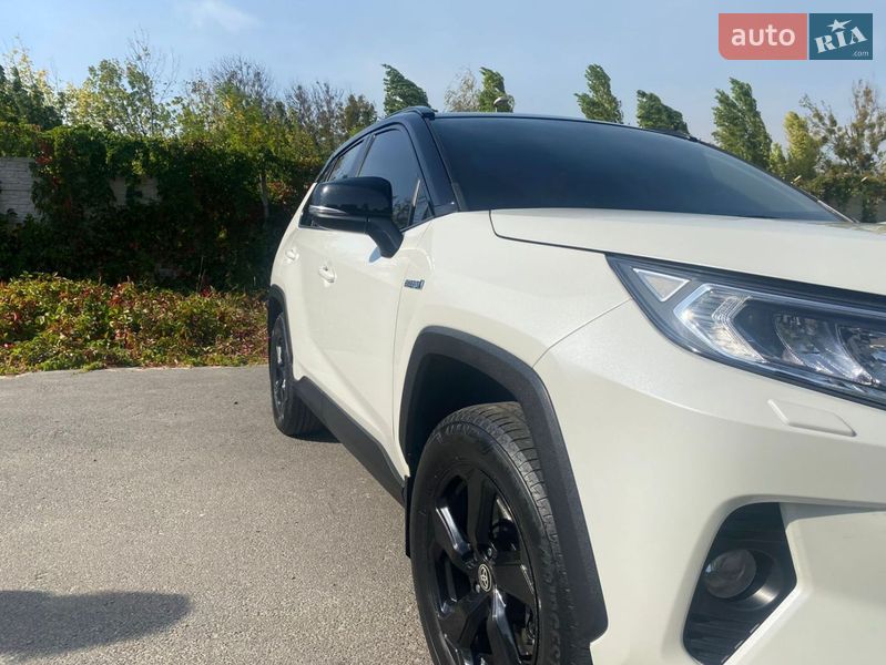 Внедорожник / Кроссовер Toyota RAV4 2019 в Харькове