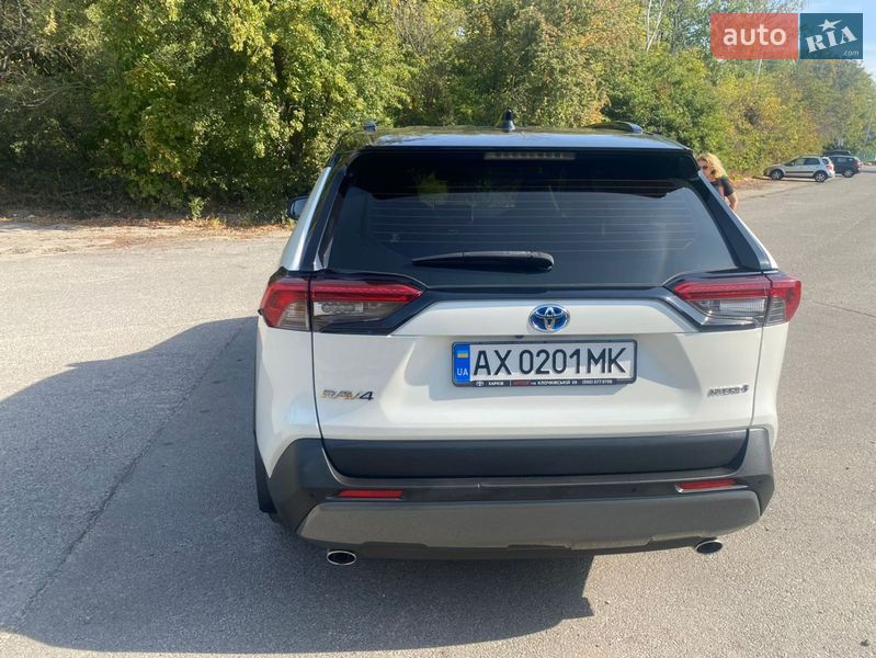 Внедорожник / Кроссовер Toyota RAV4 2019 в Харькове