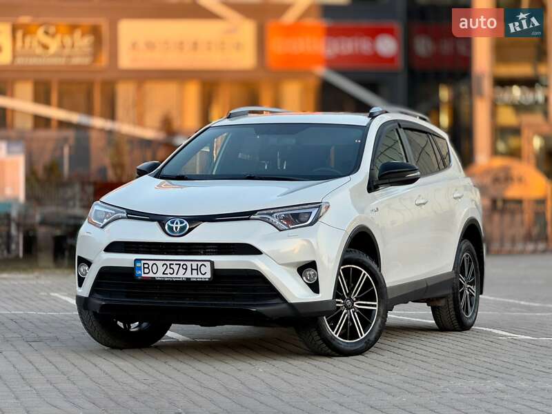 Внедорожник / Кроссовер Toyota RAV4 2018 в Львове