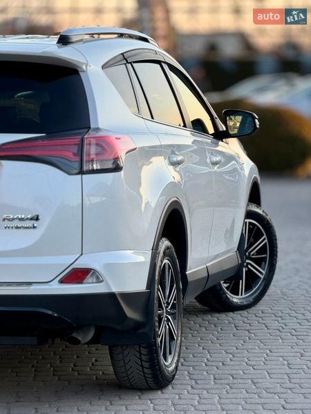 Внедорожник / Кроссовер Toyota RAV4 2018 в Львове