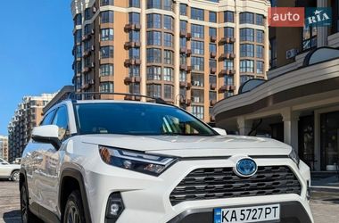 Внедорожник / Кроссовер Toyota RAV4 2022 в Киеве