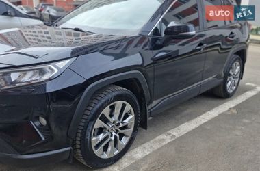 Внедорожник / Кроссовер Toyota RAV4 2020 в Харькове