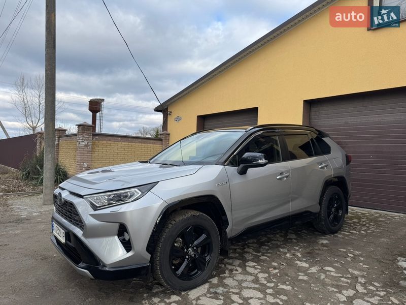 Внедорожник / Кроссовер Toyota RAV4 2020 в Кобеляках