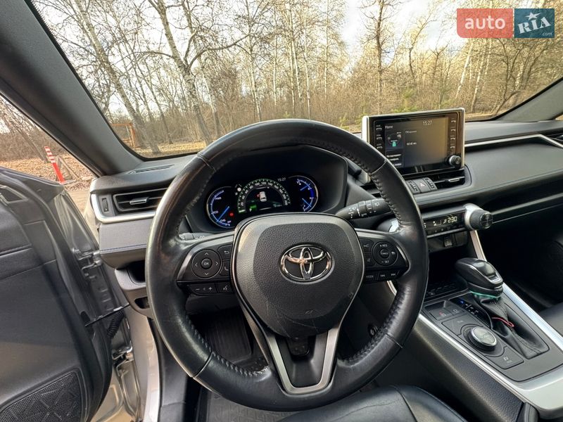 Внедорожник / Кроссовер Toyota RAV4 2020 в Кобеляках