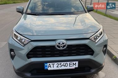Внедорожник / Кроссовер Toyota RAV4 2020 в Шептицькому