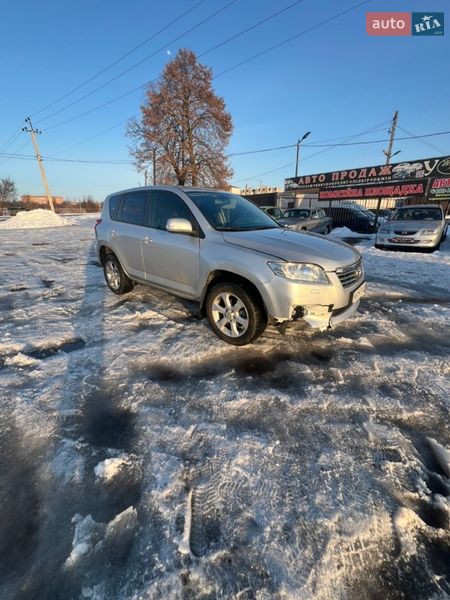 Внедорожник / Кроссовер Toyota RAV4 2011 в Прилуках