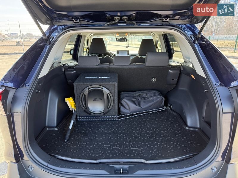 Внедорожник / Кроссовер Toyota RAV4 2019 в Львове