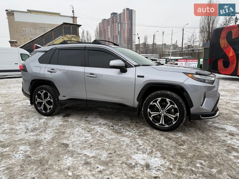 Внедорожник / Кроссовер Toyota RAV4 2023 в Киеве