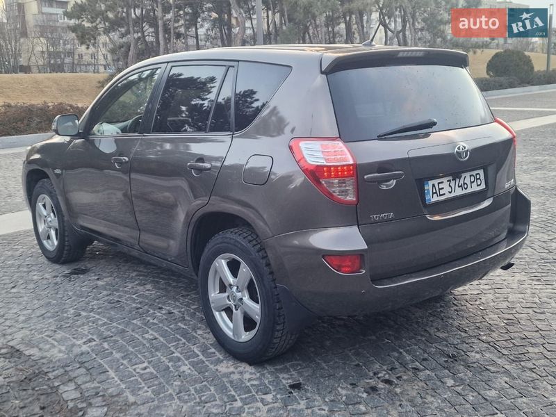 Внедорожник / Кроссовер Toyota RAV4 2010 в Днепре