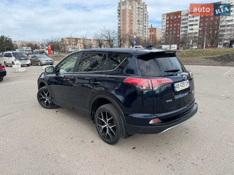 Внедорожник / Кроссовер Toyota RAV4 2017 в Львове