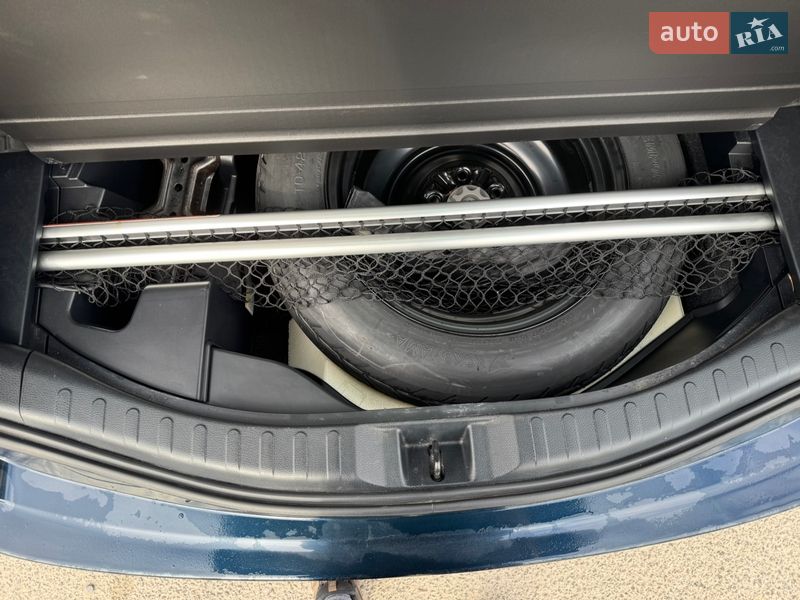 Внедорожник / Кроссовер Toyota RAV4 2017 в Львове