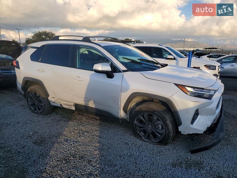 Внедорожник / Кроссовер Toyota RAV4 2023 в Львове