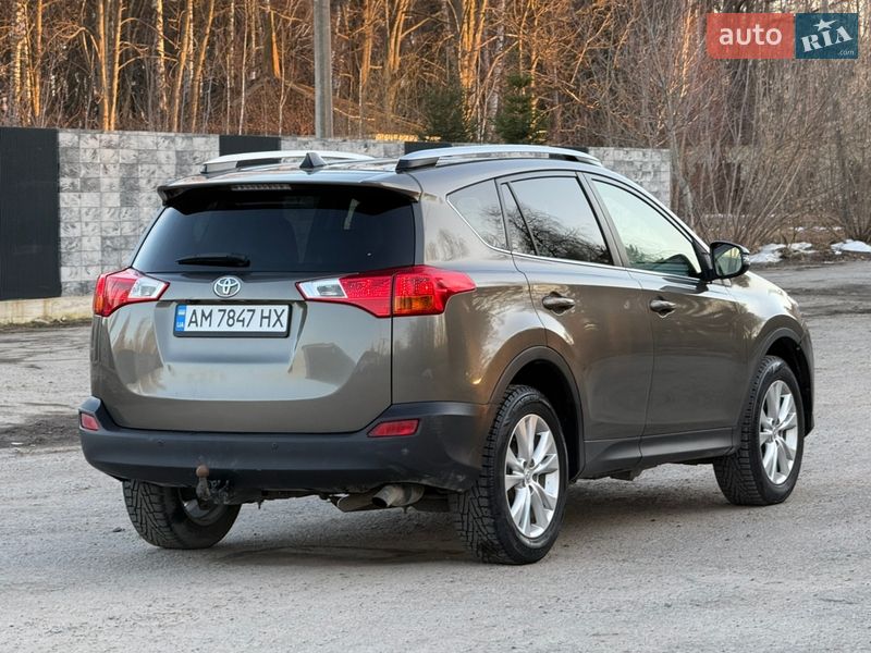 Внедорожник / Кроссовер Toyota RAV4 2013 в Звягеле