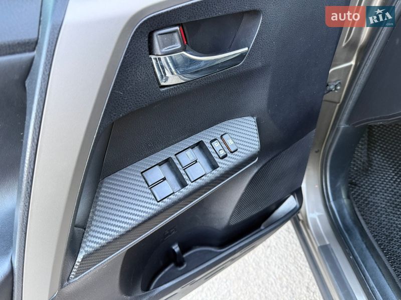 Внедорожник / Кроссовер Toyota RAV4 2013 в Звягеле