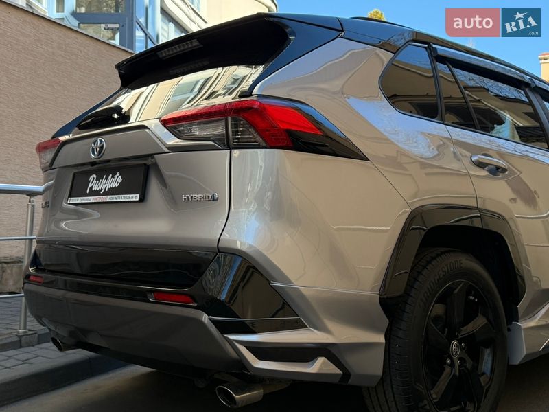 Внедорожник / Кроссовер Toyota RAV4 2021 в Одессе