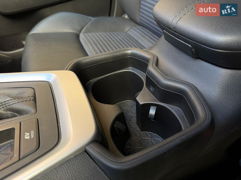 Внедорожник / Кроссовер Toyota RAV4 2021 в Одессе