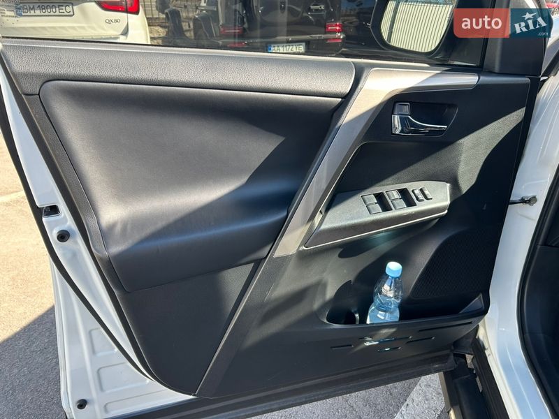 Внедорожник / Кроссовер Toyota RAV4 2016 в Киеве