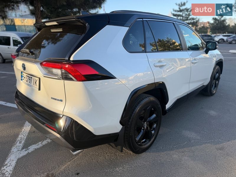 Внедорожник / Кроссовер Toyota RAV4 2018 в Одессе