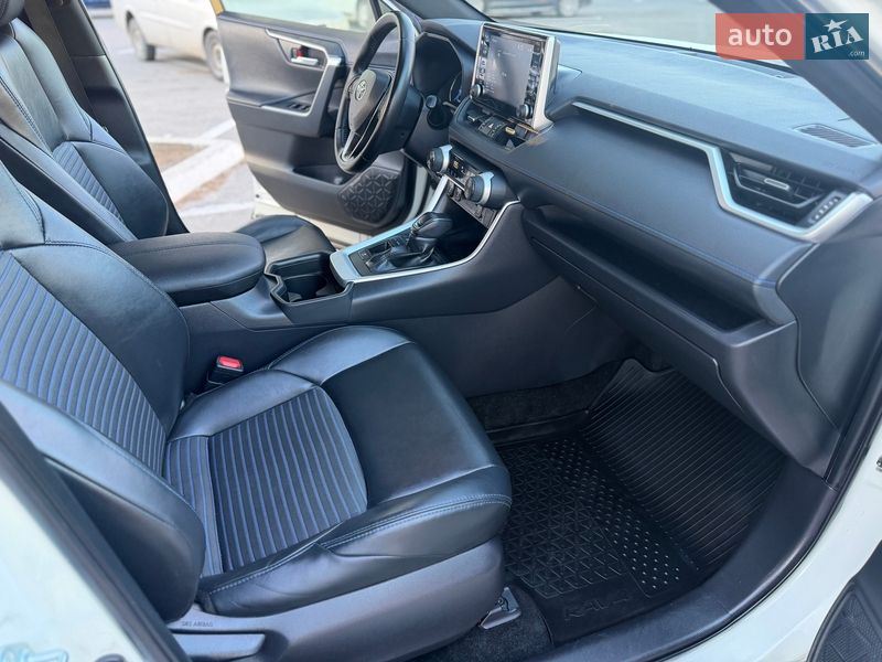 Внедорожник / Кроссовер Toyota RAV4 2018 в Одессе